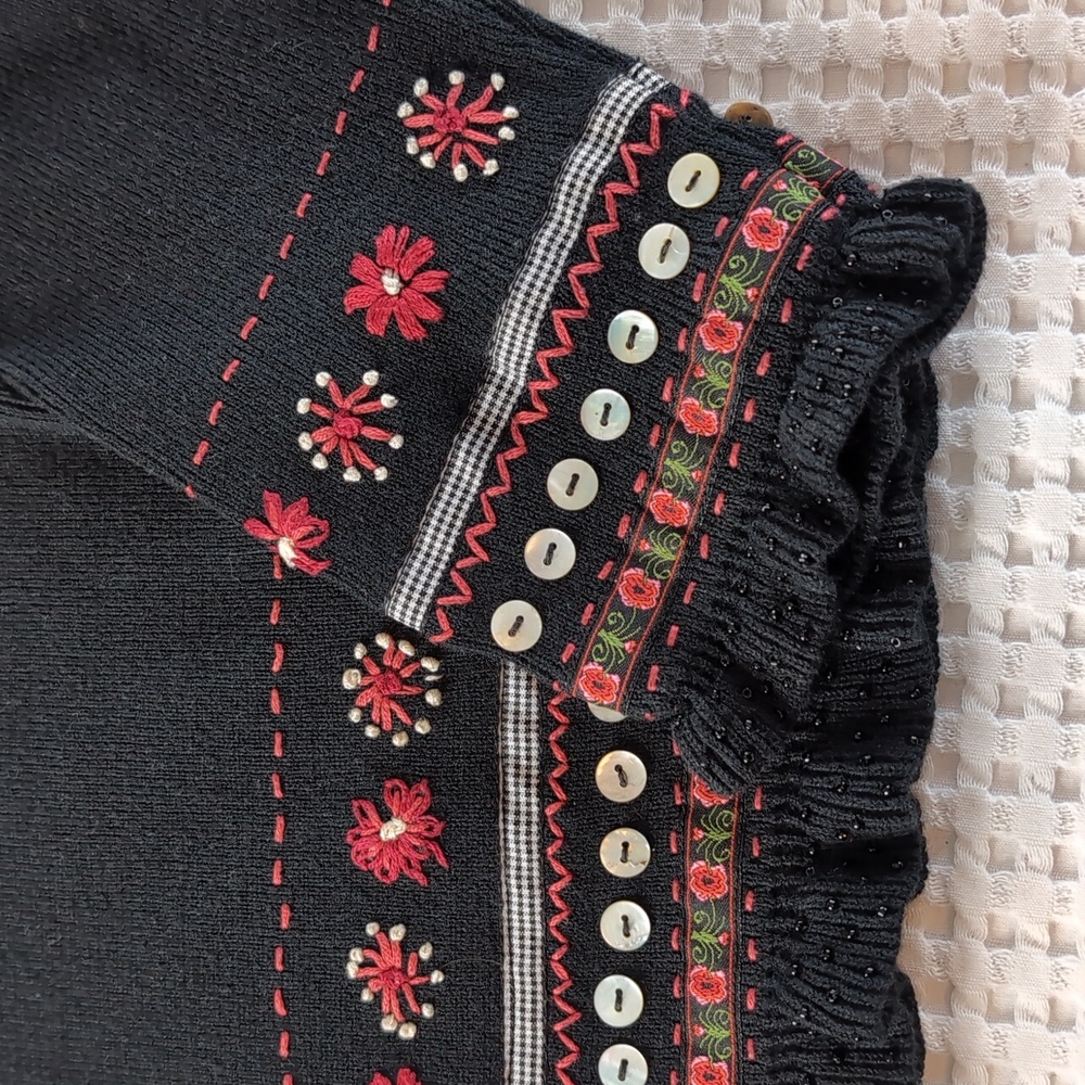 Icelandic Design Sweater Size M - image 6